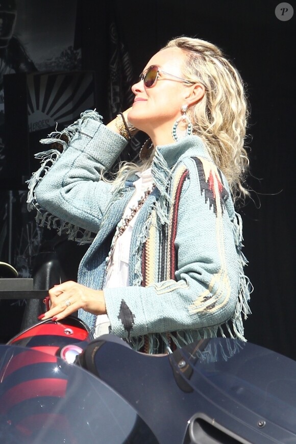 Exclusif - Laeticia Hallyday fait une grande virée sur les Harley-Davidson de Johnny avec Pierre Billon, Philippe Fatien et Fabrice Le Ruyet (mari d'Anne Marcassus) à Los Angeles le 28 septembre 2018.