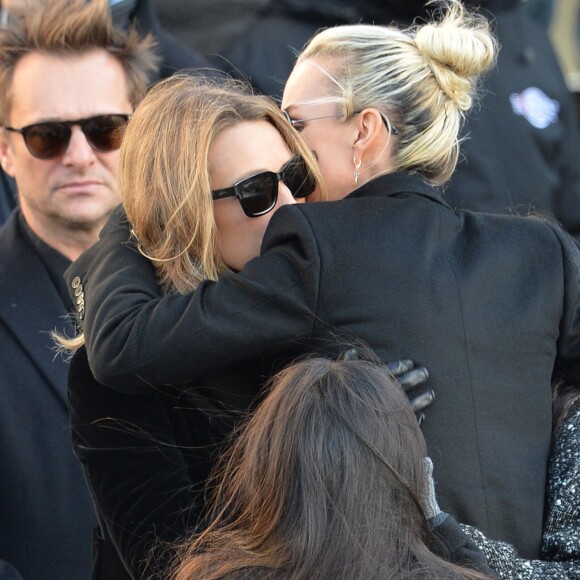 David Hallyday, Laura Smet, Laeticia Hallyday et ses filles Joy et Jade - Arrivées des personnalités en l'église de La Madeleine pour les obsèques de Johnny Hallyday à Paris le 8 decembre 2017. © Veeren/Bestimage