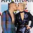 Evan Ross et sa femme Ashlee Simpson à la soirée 2018 American Music Awards au Microsoft Theater à Los Angeles, le 9 octobre 2018.