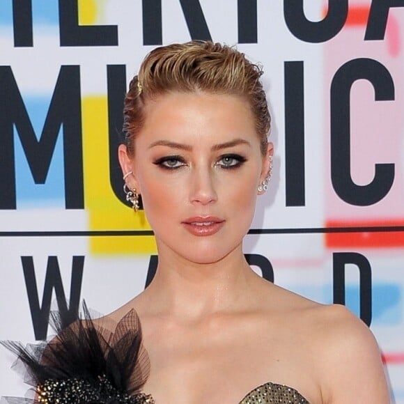 Amber Heard à la soirée 2018 American Music Awards au théâtre Microsoft à Los Angeles, le 9 octobre 2018