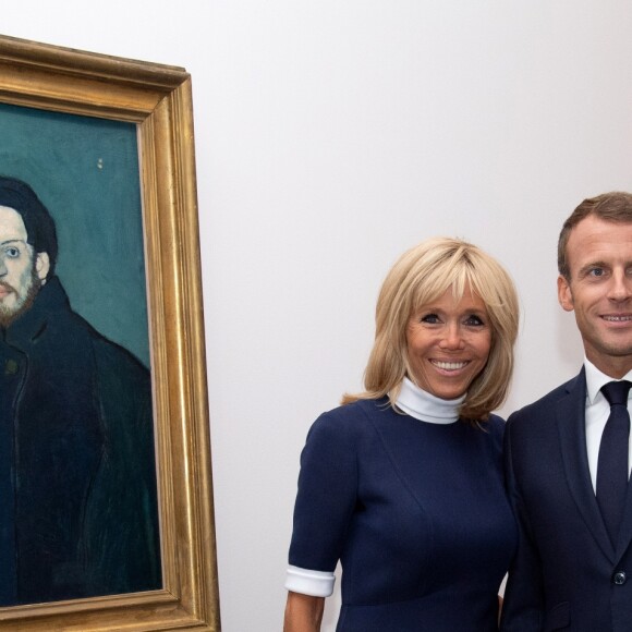 Emmanuel et Brigitte Macron découvre l'exposition "Picasso. Bleu et rose" au musée d'Orsay à Paris, le 14 septembre 2018.