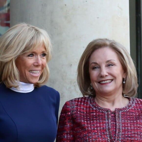 Le président de la république, Emmanuel Macron, aux côtés de la première dame Brigitte Macron, reçoit le président du Chili, Sebastian Piñera et sa femme, María Cecilia Morel Montes, pour un entretien au Palais de l'Elysée à Paris le 8 Octobre 2018 © Stéphane Lemouton / Bestimage