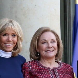 Le président de la république, Emmanuel Macron, aux côtés de la première dame Brigitte Macron, reçoit le président du Chili, Sebastian Piñera et sa femme, María Cecilia Morel Montes, pour un entretien au Palais de l'Elysée à Paris le 8 Octobre 2018 © Stéphane Lemouton / Bestimage