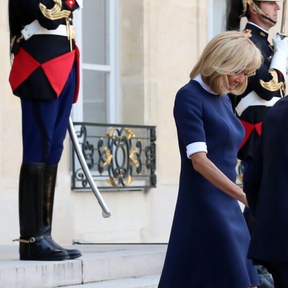 Le président de la république, Emmanuel Macron aux côtés de la première dame Brigitte Macron reçoit le président du Chili, Sebastian Piñera et sa femme, María Cecilia Morel Montes, pour un entretien au Palais de l'Elysée à Paris le 8 Octobre 2018 © Stéphane Lemouton / Bestimage