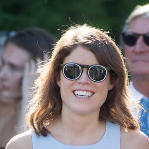 La princesse Eugenie d'York et son fiancé Jack Brooksbank au mariage de Charlie Van Straubanzee et Daisy Jenkins à l'église de Sainte-Marie-la-Vierge à Frensham, le 4 août 2018.