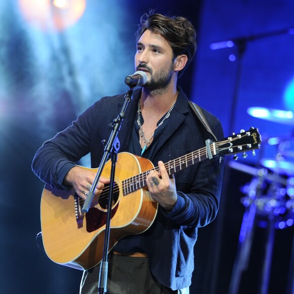 Jérémy Frérot lors de la 7ème édition du concert caritatif "Leurs voix pour l'espoir" au profil de la recherche contre le cancer du pancréas à l Olympia à Paris, France, le 1er octobre 2018. © Guillaume Gaffiot/Bestimage