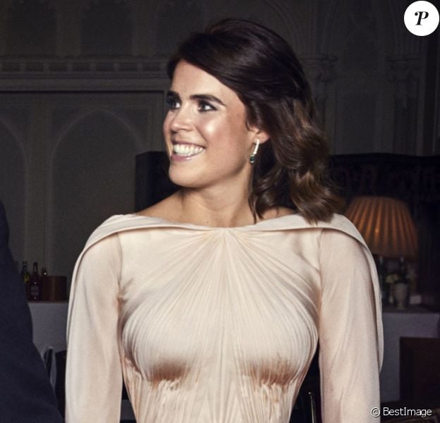 Jack Brooksbank et sa femme la princesse Eugénie d'York - Photos officielles du mariage de la princesse Eugénie et Jack Brooksbank le 12 octobre 2018 Pas de publication après le 30 avril 2019 sans autorisation © Alex Bramall / PA Wire / Bestimage  Embargoed to 2230 BST Saturday October 13 2018. NEWS EDITORIAL USE ONLY. NO COMMERCIAL USE. NO MERCHANDISING, ADVERTISING, SOUVENIRS, MEMORABILIA or COLOURABLY SIMILAR. NOT FOR USE AFTER 30th April 2019 WITHOUT PRIOR PERMISSION FROM BUCKINGHAM PALACE. NO CROPPING. Copyright in the photograph is vested in Princess Eugenie of York and Mr Jack Brooksbank and Alex Bramall. Publications are asked to credit the photograph to Alex Bramall. No charge should be made for the supply, release or publication of the photograph. The photograph must not be digitally enhanced, manipulated or modified in any manner or form and must include all of the individuals in the photograph when published. This official wedding photograph released by the Royal Communications of Princess Eugenie and Mr Brooksbank at Royal Lodge, Windsor, ahead of the private evening dinner, following their Wedding. Princess Eugenie's evening dress was designed by Zac Posen. Mr Posen was inspired by the beauty of Windsor and the surrounding countryside. The choice of colour reflects the blush of an English rose. Mr Posen took his inspiration from the White Rose of York. PRESS ASSOCIATION Photo. Issue date: Saturday October 13, 2018. See PA story ROYAL Wedding. Photo credit should read: Alex Bramall/PA Wire NOTE TO EDITORS: This handout photo may only be used in for editorial reporting purposes for the contemporaneous illustration of events, things or the people in the image or facts mentioned in the caption. Reuse of the picture may require further permission from the copyright holder.12/10/2018 - Windsor