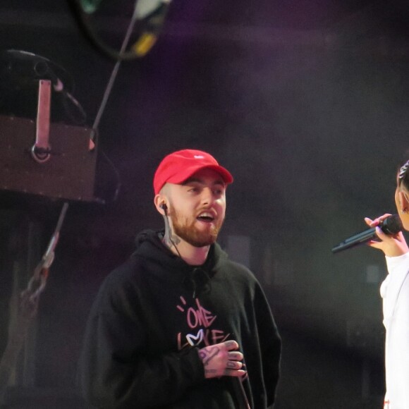 Ariana Grande et Mac Miller lors du concert caritatif One Love Manchester organisée en juin 2017 pour les victimes de l'attentat de Manchester.