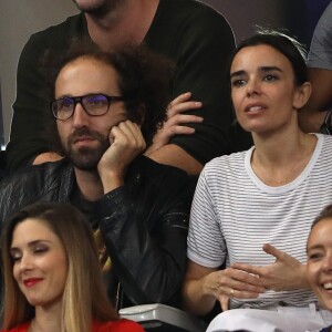 Jalil Lespert, son frère Yannis Lespert, Elodie Bouchez,, son mari Thomas Bangalter (groupe Daft Punk), Arnaud Ducret et sa compagne Claire Francisci dans les tribunes du stade de France lors du match de ligue des nations opposant la France à l'Allemagne à Saint-Denis, Seine Saint-Denis, France, le 16 octobre 2018.