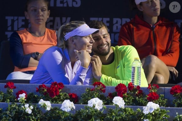 Maria Sharapova et Grigor Dimitrov durant un match de charité à Madrid le 4 mai 2017.