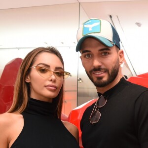 Exclusif - Nabilla Benattia et son compagnon Thomas Vergara rendent visite à Richard Orlinski dans sa galerie du 68 Rue du Faubourg Saint-Honoré à Paris le 27 septembre 2018.