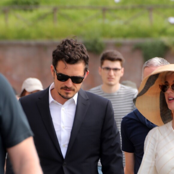 Exclusif - Orlondo Bloom et Katy Perry à nouveau en couple visitent le Colisée à Rome le 28 avril 2018.