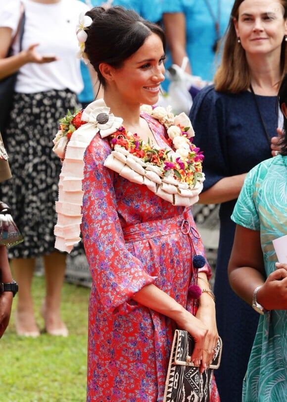 Le prince Harry, duc de Sussex et sa femme Meghan Markle, duchesse de Sussex (enceinte) visitent le campus de l'Université du Pacifique Sud ("University of the South Pacific") à Suva lors de leur voyage officiel aux îles Fidji, le 24 octobre 2018.