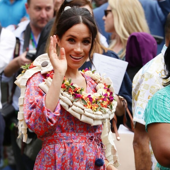 Le prince Harry, duc de Sussex et sa femme Meghan Markle, duchesse de Sussex (enceinte) visitent le campus de l'Université du Pacifique Sud ("University of the South Pacific") à Suva lors de leur voyage officiel aux îles Fidji, le 24 octobre 2018.