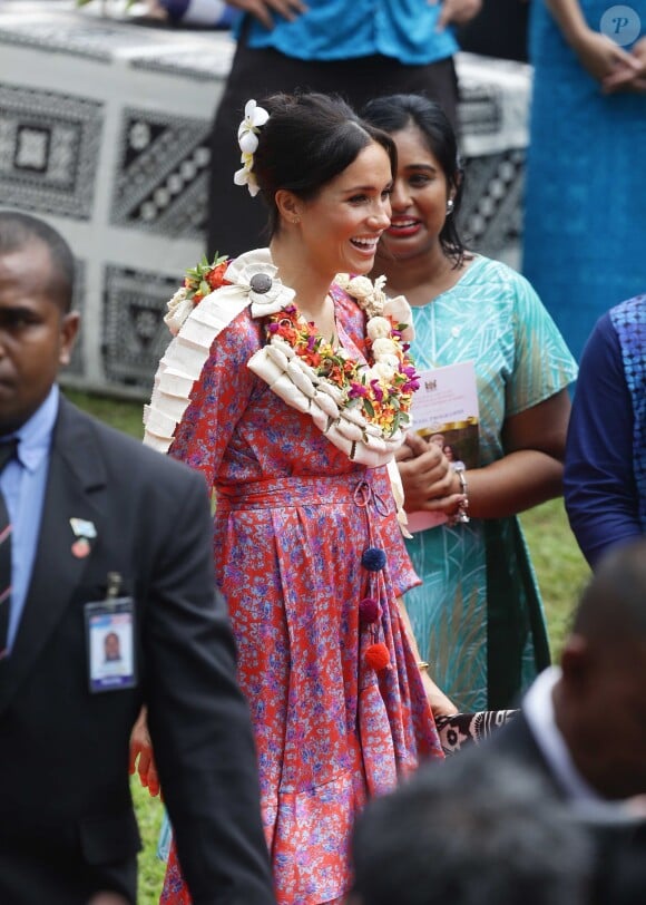 Le prince Harry, duc de Sussex et sa femme Meghan Markle, duchesse de Sussex (enceinte) visitent le campus de l'Université du Pacifique Sud ("University of the South Pacific") à Suva lors de leur voyage officiel aux îles Fidji, le 24 octobre 2018.