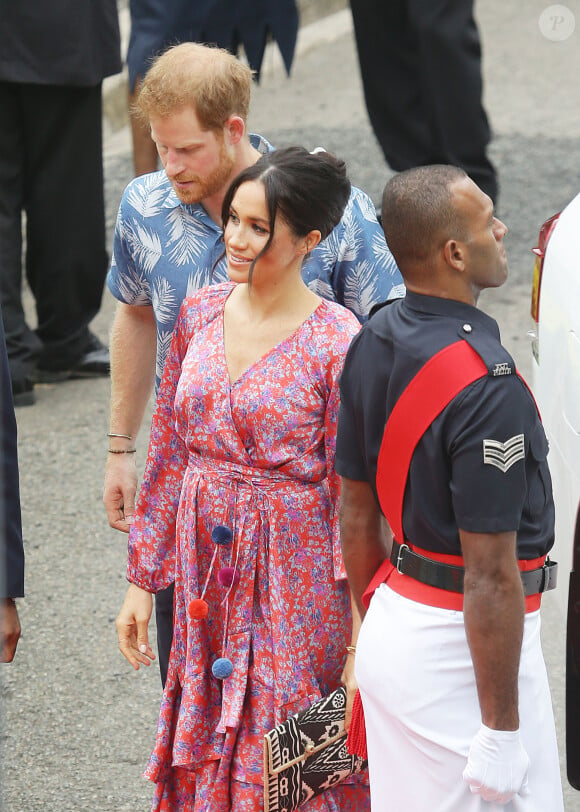 Le prince Harry, duc de Sussex et sa femme Meghan Markle, duchesse de Sussex (enceinte) visitent le campus de l'Université du Pacifique Sud ("University of the South Pacific") à Suva lors de leur voyage officiel aux îles Fidji, le 24 octobre 2018.