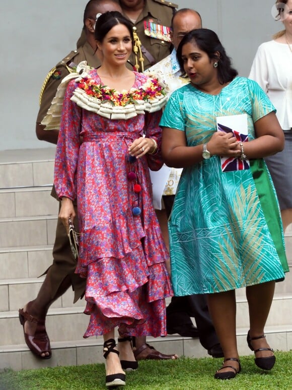 Le prince Harry, duc de Sussex et sa femme Meghan Markle, duchesse de Sussex (enceinte) visitent le campus de l'Université du Pacifique Sud ("University of the South Pacific") à Suva lors de leur voyage officiel aux îles Fidji, le 24 octobre 2018.