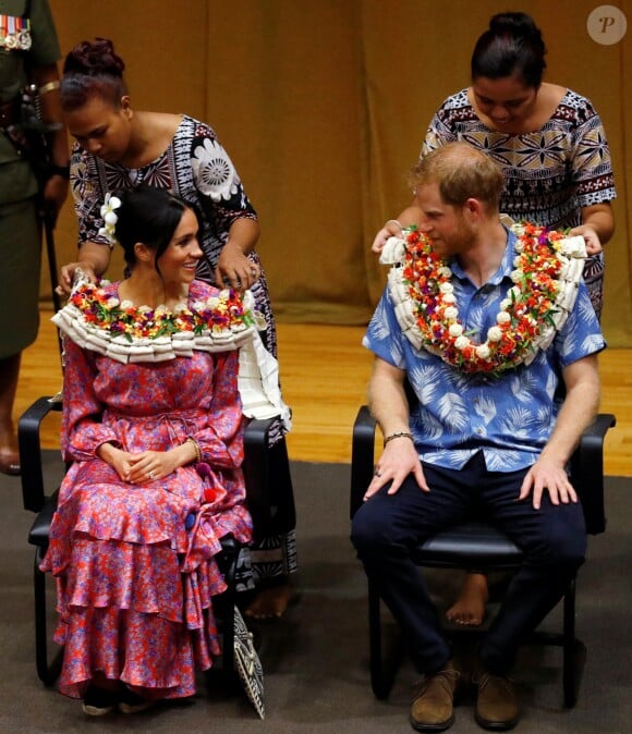 Le prince Harry, duc de Sussex et sa femme Meghan Markle, duchesse de Sussex (enceinte) visitent le campus de l'Université du Pacifique Sud ("University of the South Pacific") à Suva lors de leur voyage officiel aux îles Fidji, le 24 octobre 2018.
