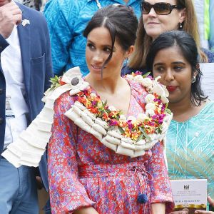 Le prince Harry, duc de Sussex et sa femme Meghan Markle, duchesse de Sussex (enceinte) visitent le campus de l'Université du Pacifique Sud ("University of the South Pacific") à Suva lors de leur voyage officiel aux îles Fidji, le 24 octobre 2018.