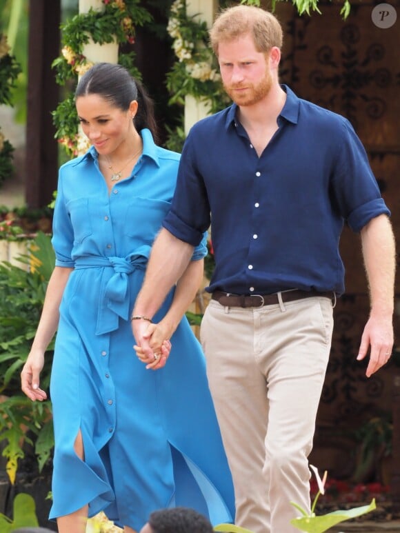 Le prince Harry, duc de Sussex, et Meghan Markle, duchesse de Sussex visitent le Tupou College, à Toloa, sur l'île de Tongatapu, aux Tonga, le 26 octobre 2018.