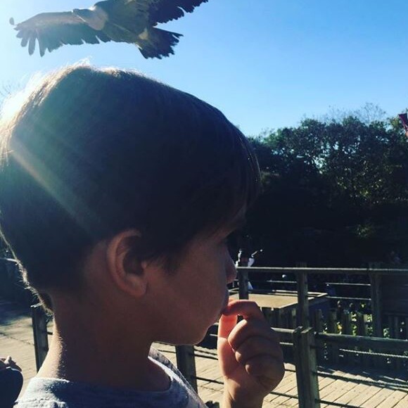 Alessandra Sublet publie une photo de son fils Alphonse lors de vacances au Puy du fou le 25 octobre 2018.