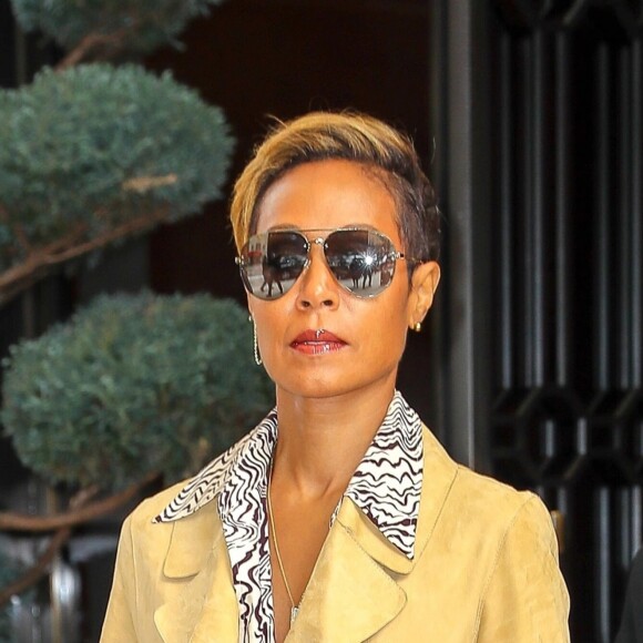 Jada Pinkett Smith et sa mère Adrienne Banfield-Jones à la sortie d'un immeuble à New York le 23 octobre 2018