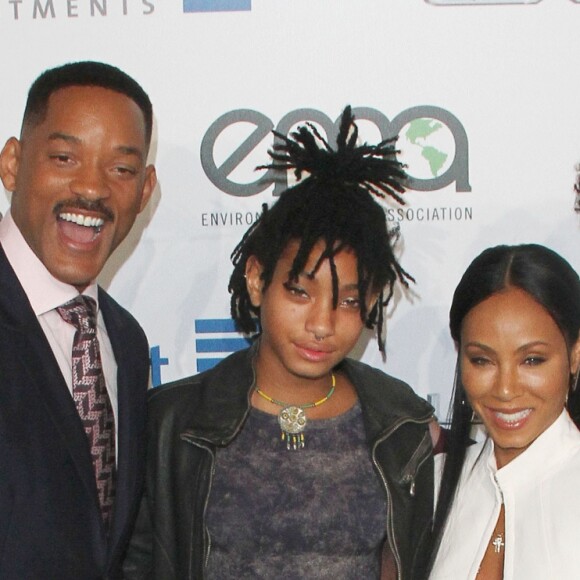Will Smith, Jada Pinkett, Willow Smith et Trey Smith - Célébrités arrivant au 26ème EMA Awards au studio de la Warner à Burbank le 22 octobre 2016