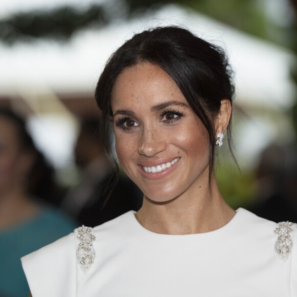 Meghan Markle, duchesse de Sussex (enceinte) à la Maison consulaire de Tonga le premier jour de leur visite dans le pays, le 25 octobre 2018.