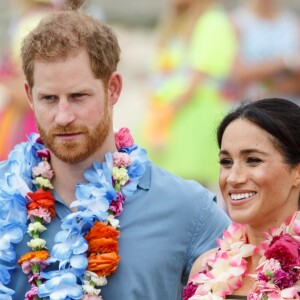 Le prince Harry, duc de Sussex, et Meghan Markle, duchesse de Sussex, enceinte, en visite à Bondi Beach dans la banlieue de Sydney, le 19 octobre 2018. Ils y ont rencontré Danielle Bazergy, étonnant sosie de Meghan.