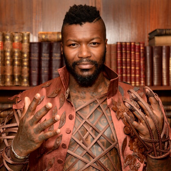 Semi-exclusif - Djibril Cissé (habillé par le chocolatier Jean-Luc Decluzeau) - Essayage en prévisions du défilé du salon du chocolat 2018 à l'hotel Tocadéro La Tour à Paris le 17 octobre 2018. © Veeren/Bestimage