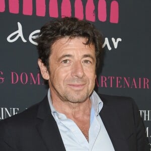 Patrick Bruel - L'association 12 de coeur (vignerons et négociants en vin français) remet un chèque de 800 000 euros aux Restos du Coeur, produit d'une vente aux enchères caritative de lots de vin à Hong Kong en mai dernier. Paris, le 16 octobre 2018. © Coadic Guirec / Bestimage