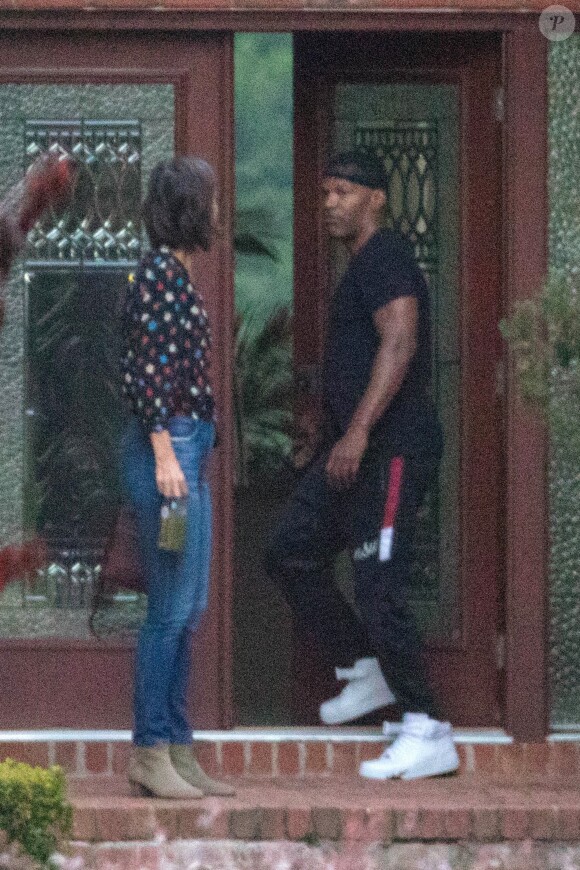 Exclusif - Katie Holmes et Jamie Foxx à la sortie d'un hôtel à Atlanta le 18 septembre 2018.