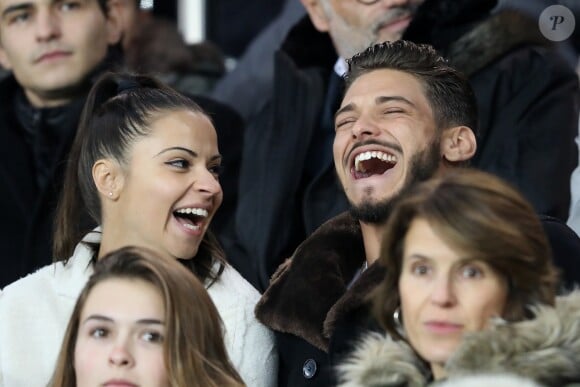Denitsa Ikonomova et Rayane Bensetti riant aux éclats lors du match de Ligue 1 PSG - Lille au Parc des Princes à Paris, le 2 novembre 2018.