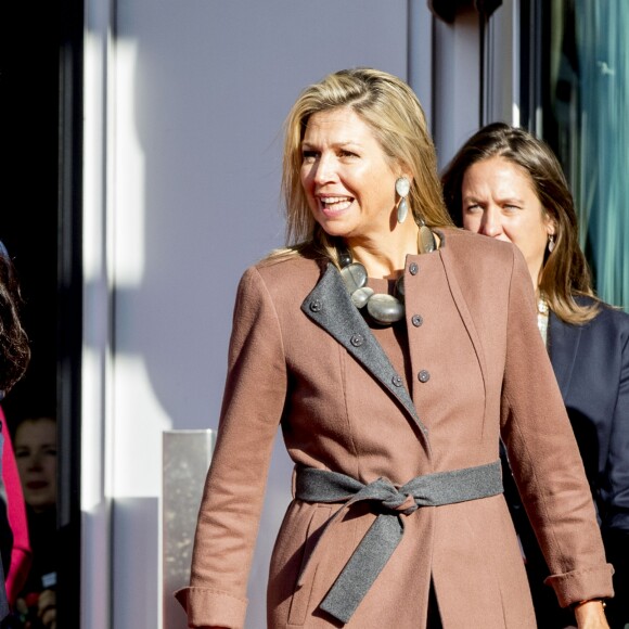 La reine Maxima des Pays-Bas lors de sa visite au centre 113 pour la prévention du suicide à Amsterdam le 2 novembre 2018, pour le dixième anniversaire de l'organisation. Cet engagement avait lieu cinq mois après que la petite soeur chérie de la reine s'est donné la mort.