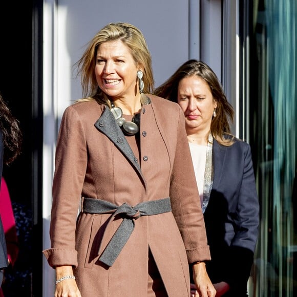 La reine Maxima des Pays-Bas lors de sa visite au centre 113 pour la prévention du suicide à Amsterdam le 2 novembre 2018, pour le dixième anniversaire de l'organisation. Cet engagement avait lieu cinq mois après que la petite soeur chérie de la reine s'est donné la mort.