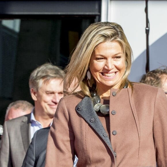 La reine Maxima des Pays-Bas lors de sa visite au centre 113 pour la prévention du suicide à Amsterdam le 2 novembre 2018, pour le dixième anniversaire de l'organisation. Cet engagement avait lieu cinq mois après que la petite soeur chérie de la reine s'est donné la mort.