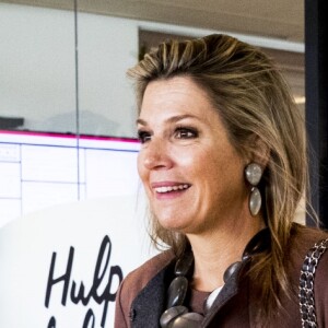 La reine Maxima des Pays-Bas lors de sa visite au centre 113 pour la prévention du suicide à Amsterdam le 2 novembre 2018, pour le dixième anniversaire de l'organisation. Cet engagement avait lieu cinq mois après que la petite soeur chérie de la reine s'est donné la mort.