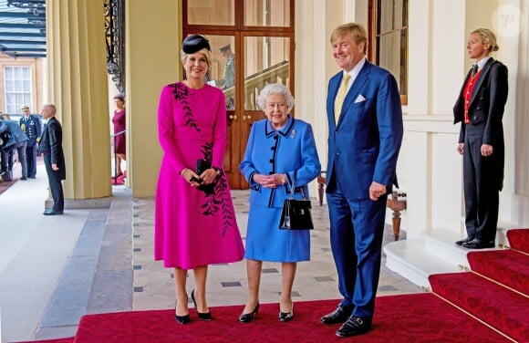 La reine Maxima et le roi Willem-Alexander des Pays-Bas reçus par la reine Elizabeth II au palais de Buckingham à Londres, le 24 octobre 2018.