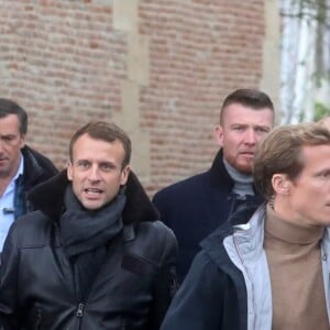 Le président de la République française Emmanuel Macron et sa femme la Première Dame Brigitte Macron en week-end de 3 jours à Honfleur le 1er novembre 2018. Le couple présidentiel s'est rendu en début d'après-midi au Bistro des Artistes dans la vieille ville de Honfleur (Calvados) avant de déambuler dans les rues de la ville, saluant des passants et posant pour des selfies.