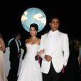 La belle Aishwarya Rai au bras de son mari, le 13 mai 2009, lors de la soirée d'ouverture du 62e Festival de Cannes !