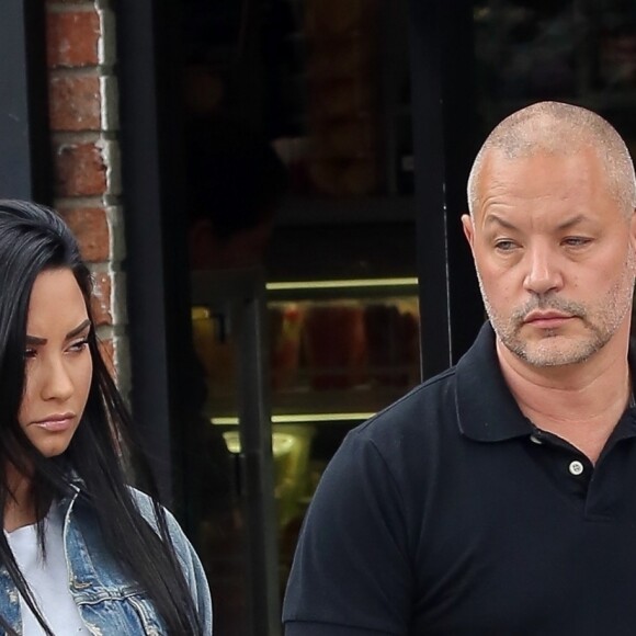 Demi Lovato est allée boire un café accompagnée de son garde du corps après une séance de sport à Los Angeles, le 7 novembre 2018.