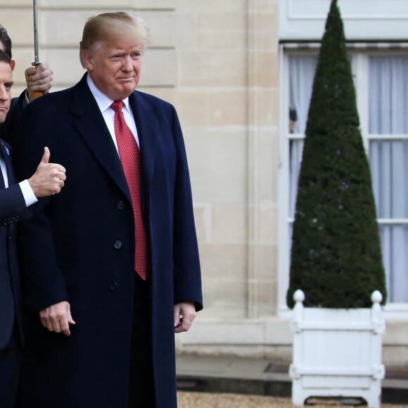 Le président de la République française, Emmanuel Macron accueille le président des Etats-Unis, Donald Trump pour un entretien au palais de l'Elysée à Paris, France, le 10 novembre 2018, à l'occasion du Centenaire de l'Armistice de la Première Guerre Mondiale. © Stéphane Lemouton/Bestimage