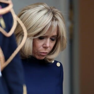 La Première Dame, Brigitte Macron (Trogneux) accueille la Première Dame des Etats-Unis, Melanie Trump au palais de l'Elysée à Paris, France, le 10 novembre 2018, à l'occasion du Centenaire de l'Armistice de la Première Guerre Mondiale. © Stéphane Lemouton/Bestimage