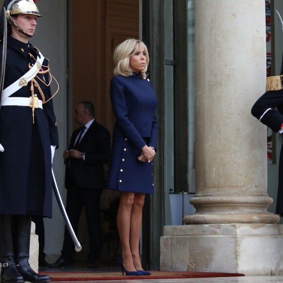 La Première Dame, Brigitte Macron (Trogneux) accueille la Première Dame des Etats-Unis, Melanie Trump au palais de l'Elysée à Paris, France, le 10 novembre 2018, à l'occasion du Centenaire de l'Armistice de la Première Guerre Mondiale. © Stéphane Lemouton/Bestimage