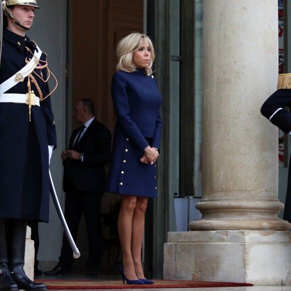 La Première Dame, Brigitte Macron (Trogneux) accueille la Première Dame des Etats-Unis, Melanie Trump au palais de l'Elysée à Paris, France, le 10 novembre 2018, à l'occasion du Centenaire de l'Armistice de la Première Guerre Mondiale. © Stéphane Lemouton/Bestimage