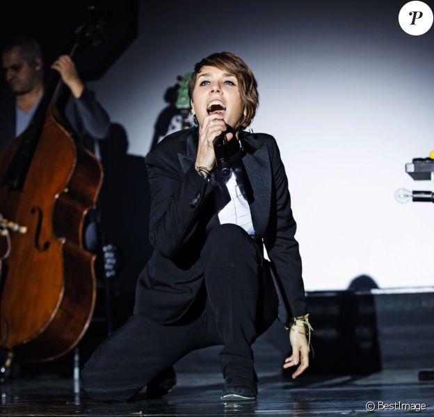 La chanteuse Zaz en concert au Max-Schmeling-Halle à Berlin, le 13 décembre 2016. © Future-Image via ZUMA Press/Bestimage