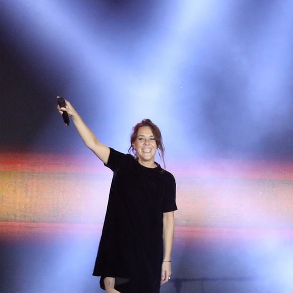 La chanteuse Zaz - Le président de la République française et sa femme la Première Dame assistent au concert en hommage à Charles Aznavour sur la place de la Répulique à Erevan, Arménie, le 11 octobre 2018. © Dominique Jacovides/Bestimage