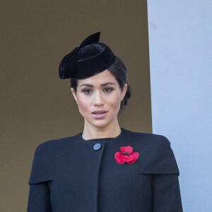 Meghan Markle, duchesse de Sussex, enceinte, le 11 novembre 2018 à l'abbaye de Westminster pour un service commémorant le centenaire de l'Armistice de 1918.