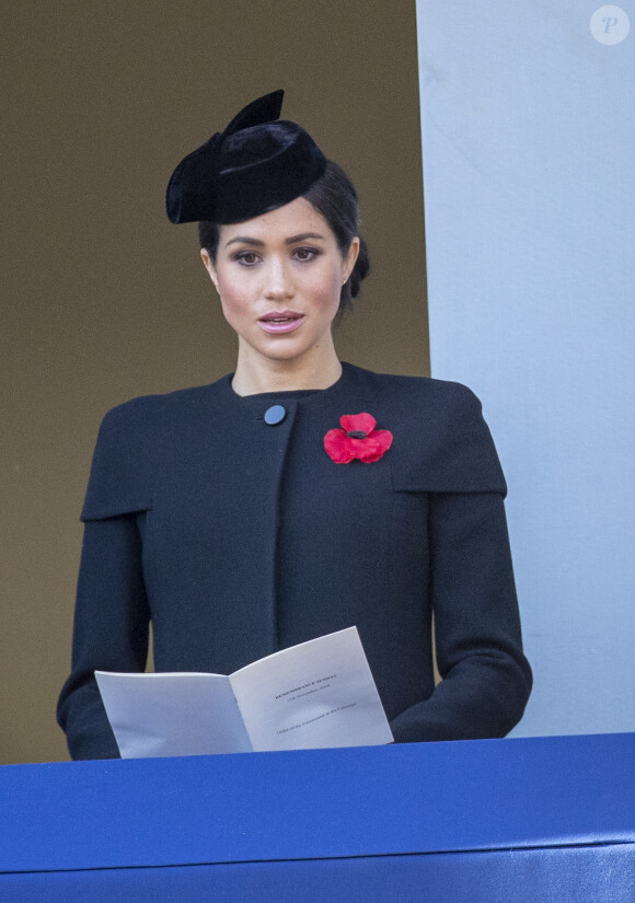 Meghan Markle, duchesse de Sussex, enceinte, le 11 novembre 2018 à l'abbaye de Westminster pour un service commémorant le centenaire de l'Armistice de 1918.