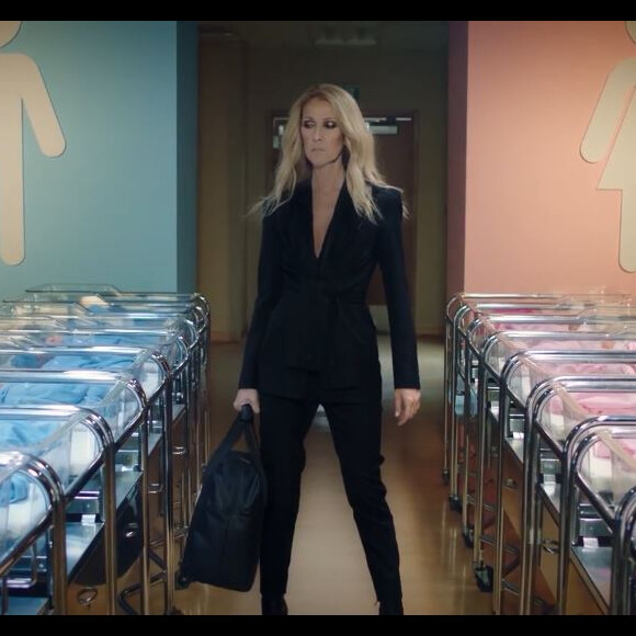 Céline Dion dans la publicité de la campagne Celinununu. Novembre 2018